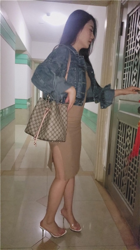 （视频+套图）包臀裙美女[15.24G/MP4]