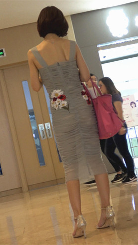 薄纱长裙短发美女[483M/MP4]