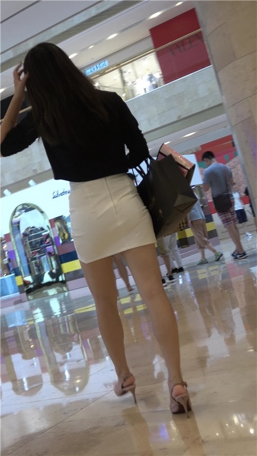 牛仔长裙美女[827M/MP4]