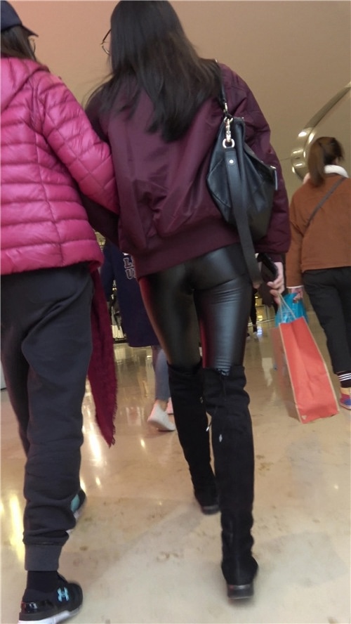 漂亮的黑丝紧身皮裤高靴妹子[768M/MP4]