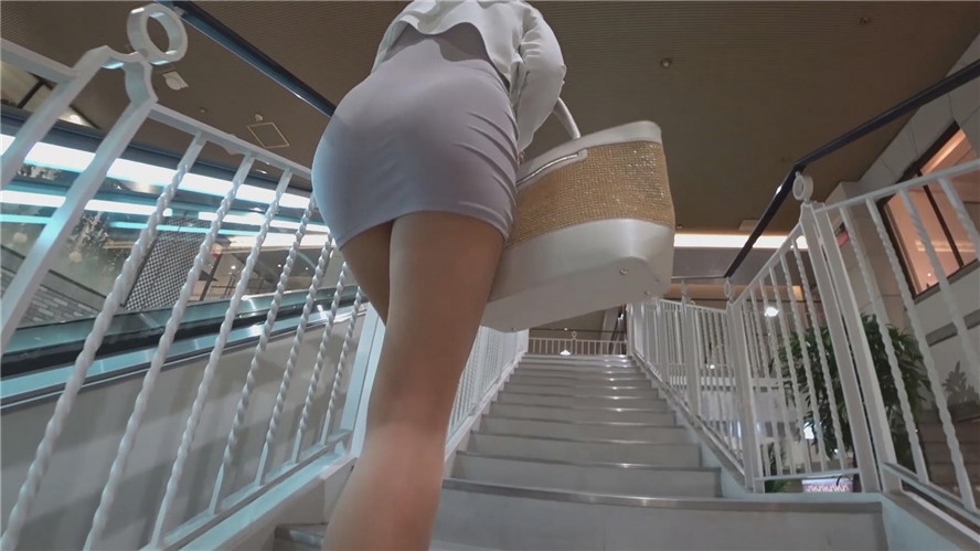 漂亮的紧身连体裙[1.53G/MP4]