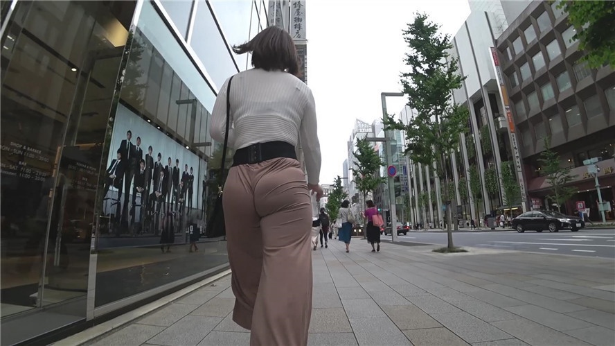 宽松休闲裤丰满OL美眉[1.37G/MP4]