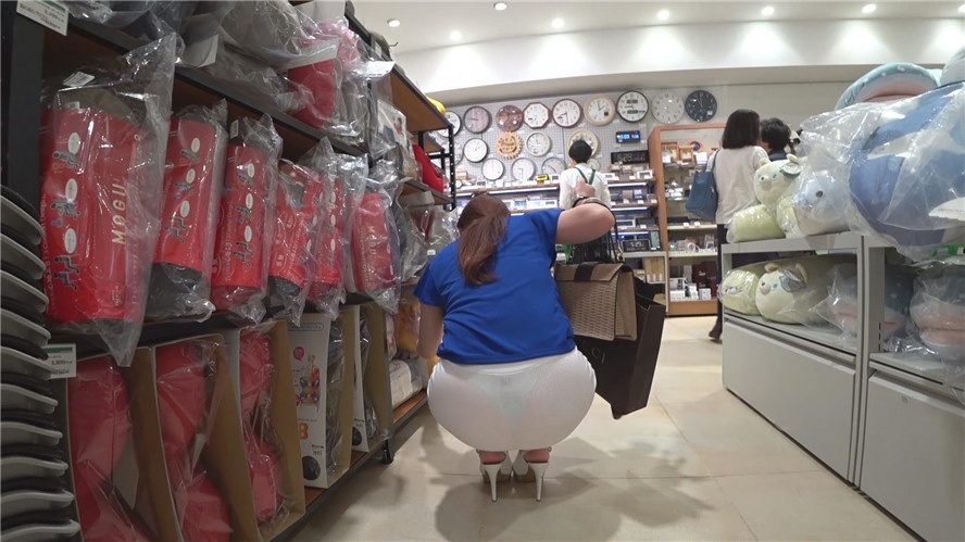 蓝色上衣白色包臀裙[1.38G/MP4]