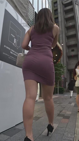 两个性感的美眉[1.47G/MP4]