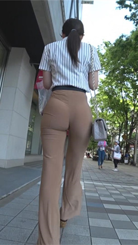 长腿紧身喇叭裤美眉[1.4G/MP4]