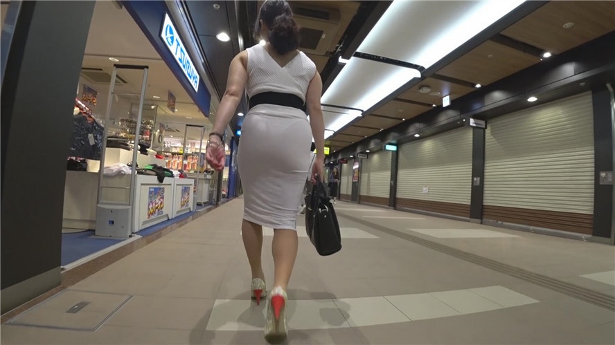 白色紧身包屯裙[793M/MP4]