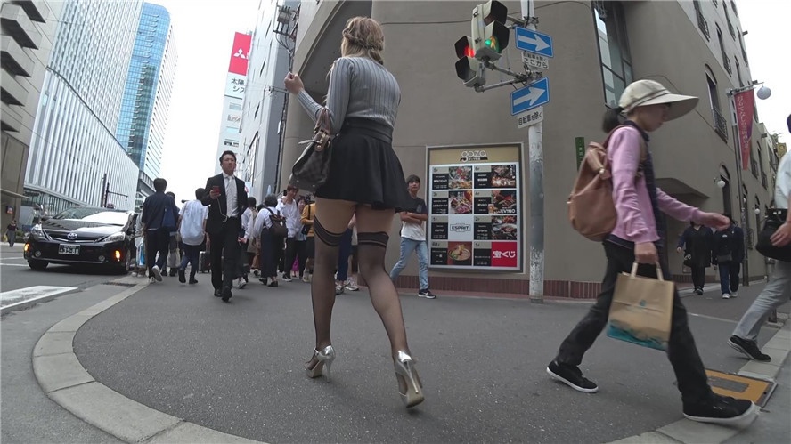 长腿黑色高腰黑裙美女[1.4G/MP4]