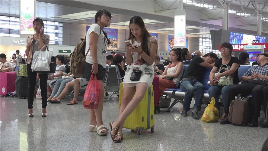 候车室的长腿小姐姐[2.14G/MP4]