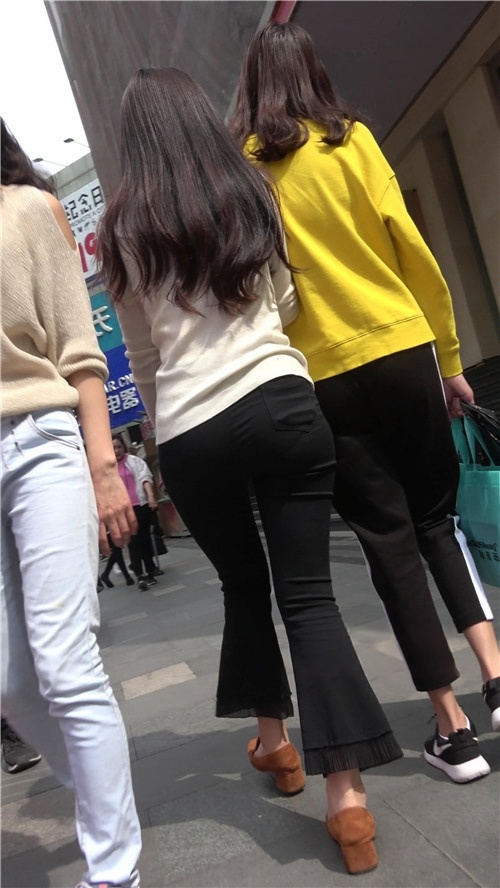 黑色紧身裤美女[892M/MP4]