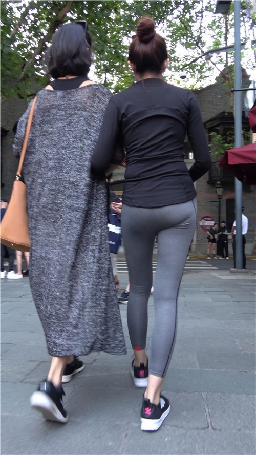 性感的紧身瑜伽课妹子[2.74G/MP4]