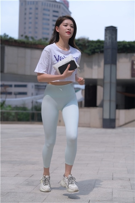 (视频+套图)日益加深的思念 [10.23G/MP4]