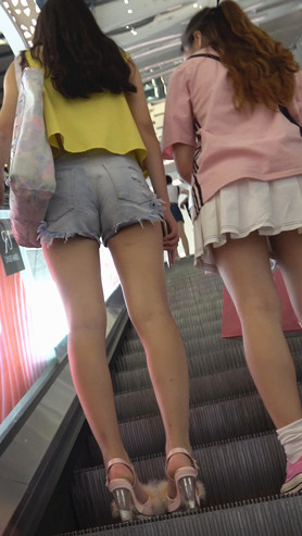 黄衣热裤小姐姐[2.78G/MP4]