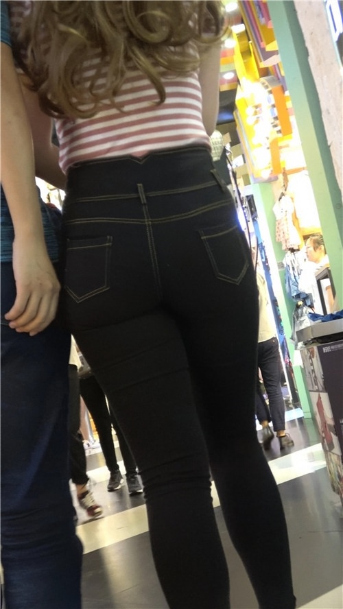 黑色高腰牛仔裤丰腴小姐姐[817M/MP4]