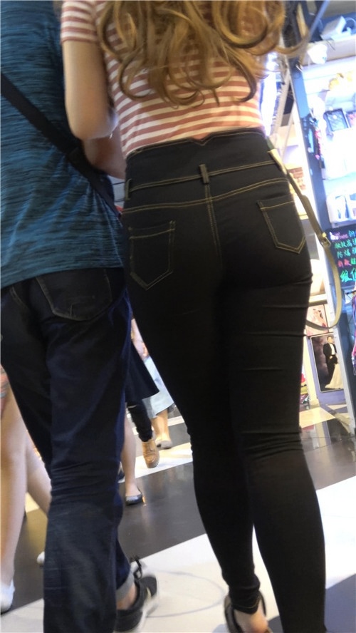 黑色高腰牛仔裤丰腴小姐姐[817M/MP4]