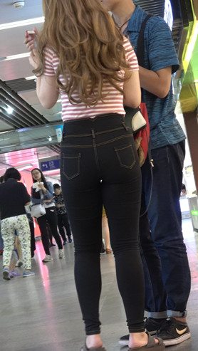 黑色高腰牛仔裤丰腴小姐姐[817M/MP4]