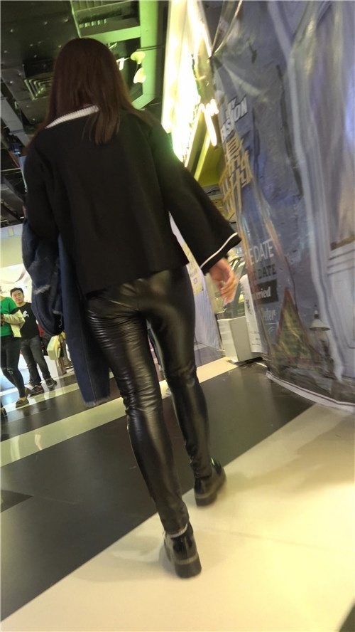 黑色皮裤妹子[1G/MP4]