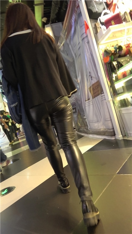 黑色皮裤妹子[1G/MP4]