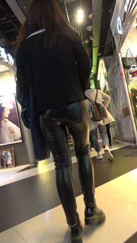 黑色皮裤妹子[1G/MP4]