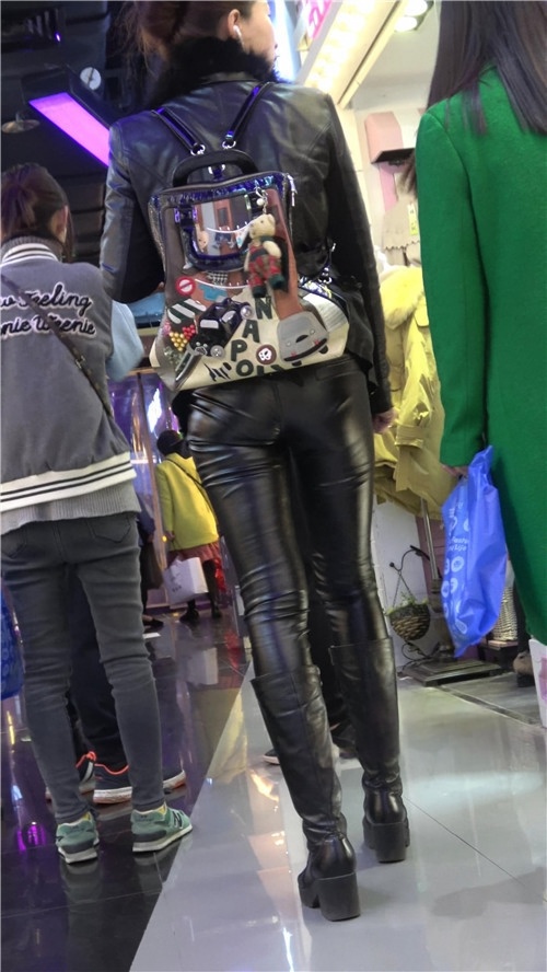 紧身皮裤美女[1009M/MP4]