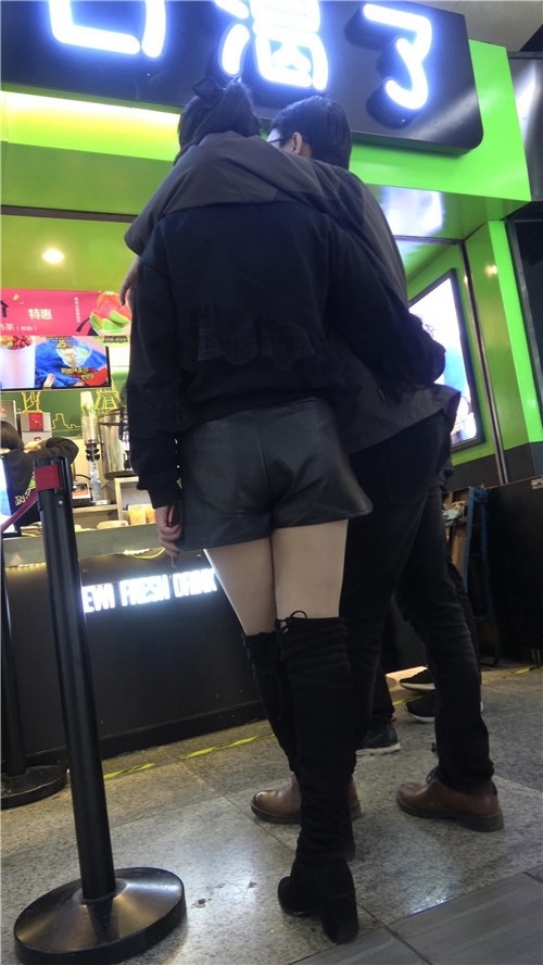 皮裤小姐姐[1.17G/MP4]