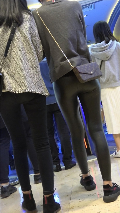 漂亮的长腿皮裤美女[542M/MP4]