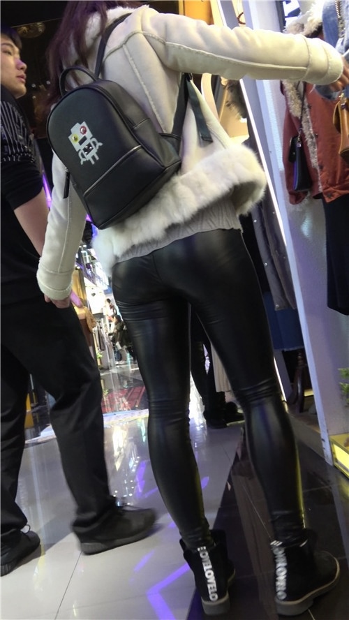 几组紧身皮裤美女[1.01G/MP4]