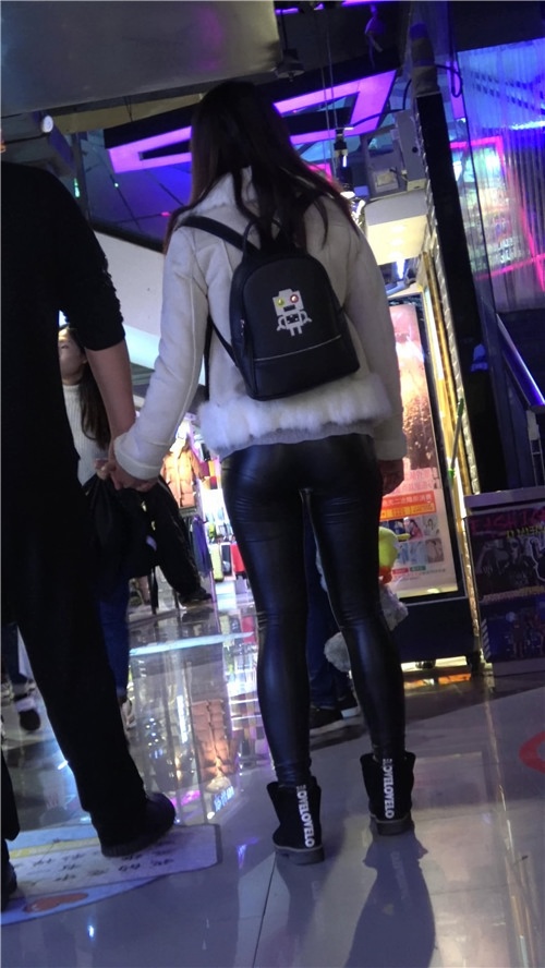 几组紧身皮裤美女[1.01G/MP4]