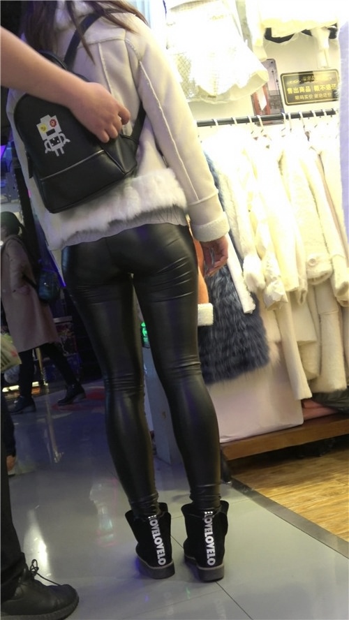 几组紧身皮裤美女[1.01G/MP4]