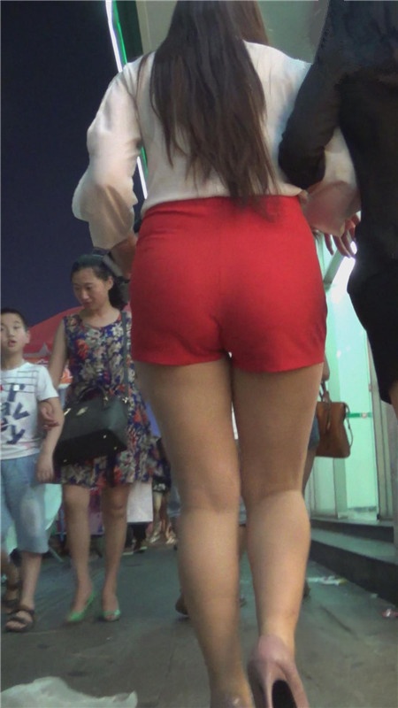 红色短裤美女[3.71G/MP4]