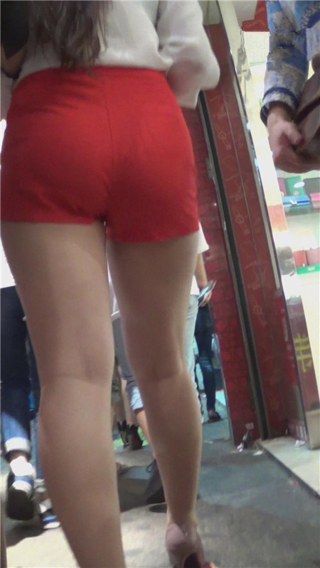 红色短裤美女[3.71G/MP4]