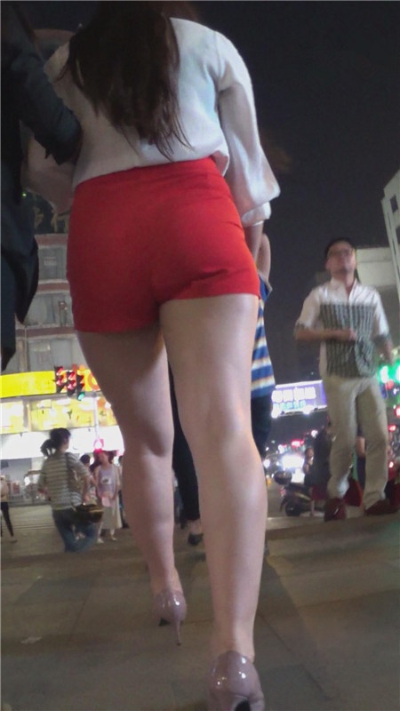 红色短裤美女[3.71G/MP4]