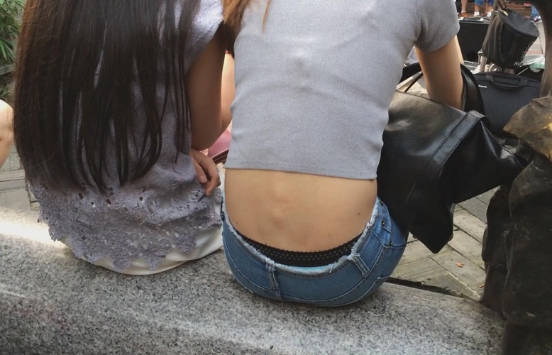 紧身牛仔裤裤腰美女[3.11G/MP4]