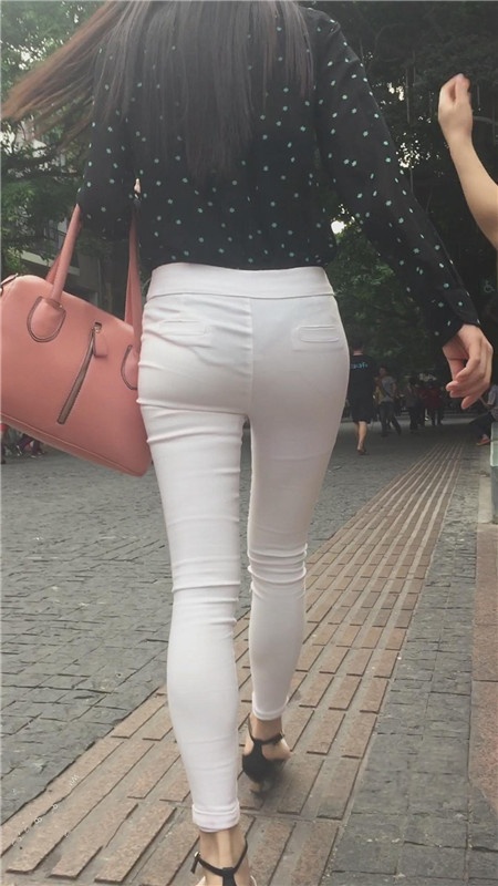 微透白色紧身裤美女[1.11G/MP4]