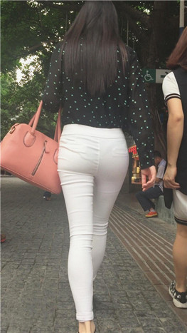 微透白色紧身裤美女[1.11G/MP4]