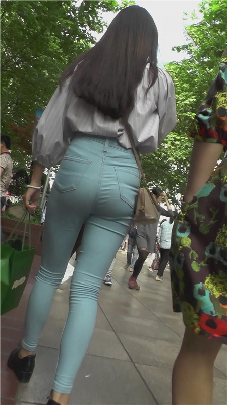 极品高腰牛仔紧身裤美女[2.69G/MP4]