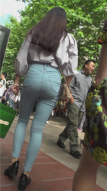 极品高腰牛仔紧身裤美女[2.69G/MP4]