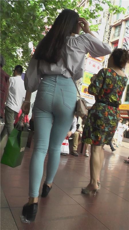 极品高腰牛仔紧身裤美女[2.69G/MP4]