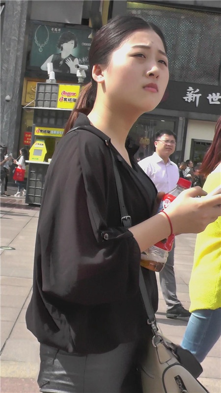 皮裤紧身小姐姐[1.27G/MP4]