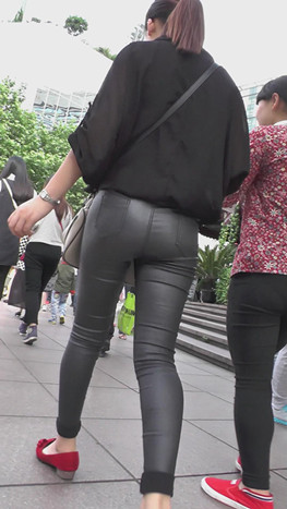 皮裤紧身小姐姐[1.27G/MP4]