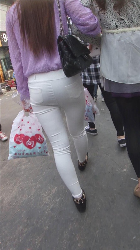 紧身白裤美女[307M/MP4]