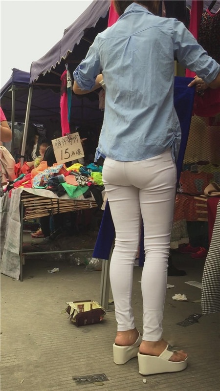 蓝衣白裤妹子[2.24G/MP4]