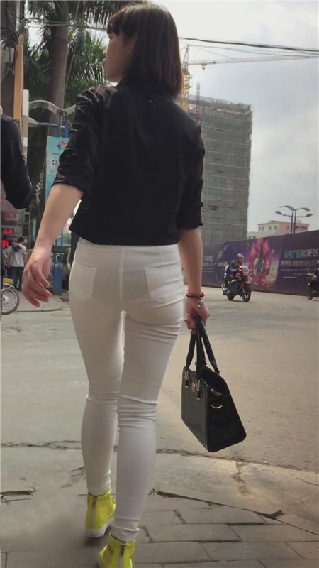 漂亮的极品白透小妹[1.45G/MP4]