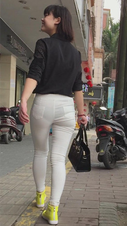 漂亮的极品白透小妹[1.45G/MP4]