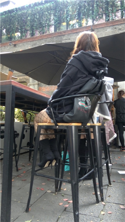 两个美腿小姐姐[1.8G/MP4]