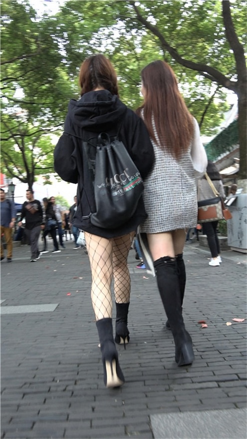 两个美腿小姐姐[1.8G/MP4]