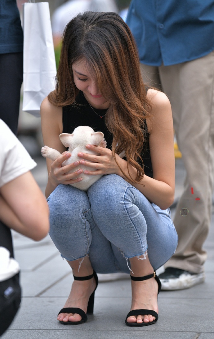 很有爱心的小姐姐紧身牛仔裤（9P）