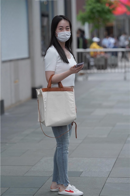 街拍牛仔小妹(37P)[527M/JPG]