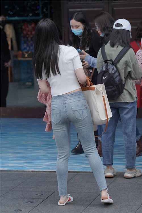 街拍牛仔小妹(37P)[527M/JPG]