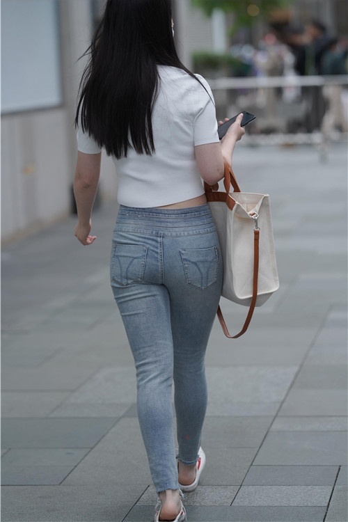 街拍牛仔小妹(37P)[527M/JPG]