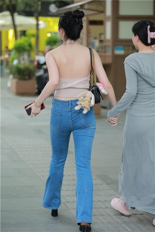 搭讪蓝色牛仔裤美女(158P)[1.7G/JPG]